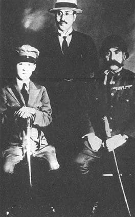 左から、川島芳子、川島浪速、田中隆吉。1933年撮影。